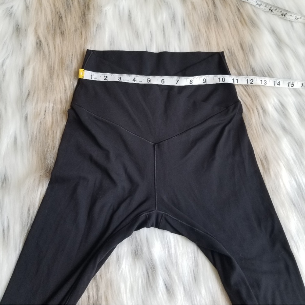 Aerie Offline Real Me High Waisted
Crossover Super Flare Leggings Pants
Size M - Picture 6 of 11